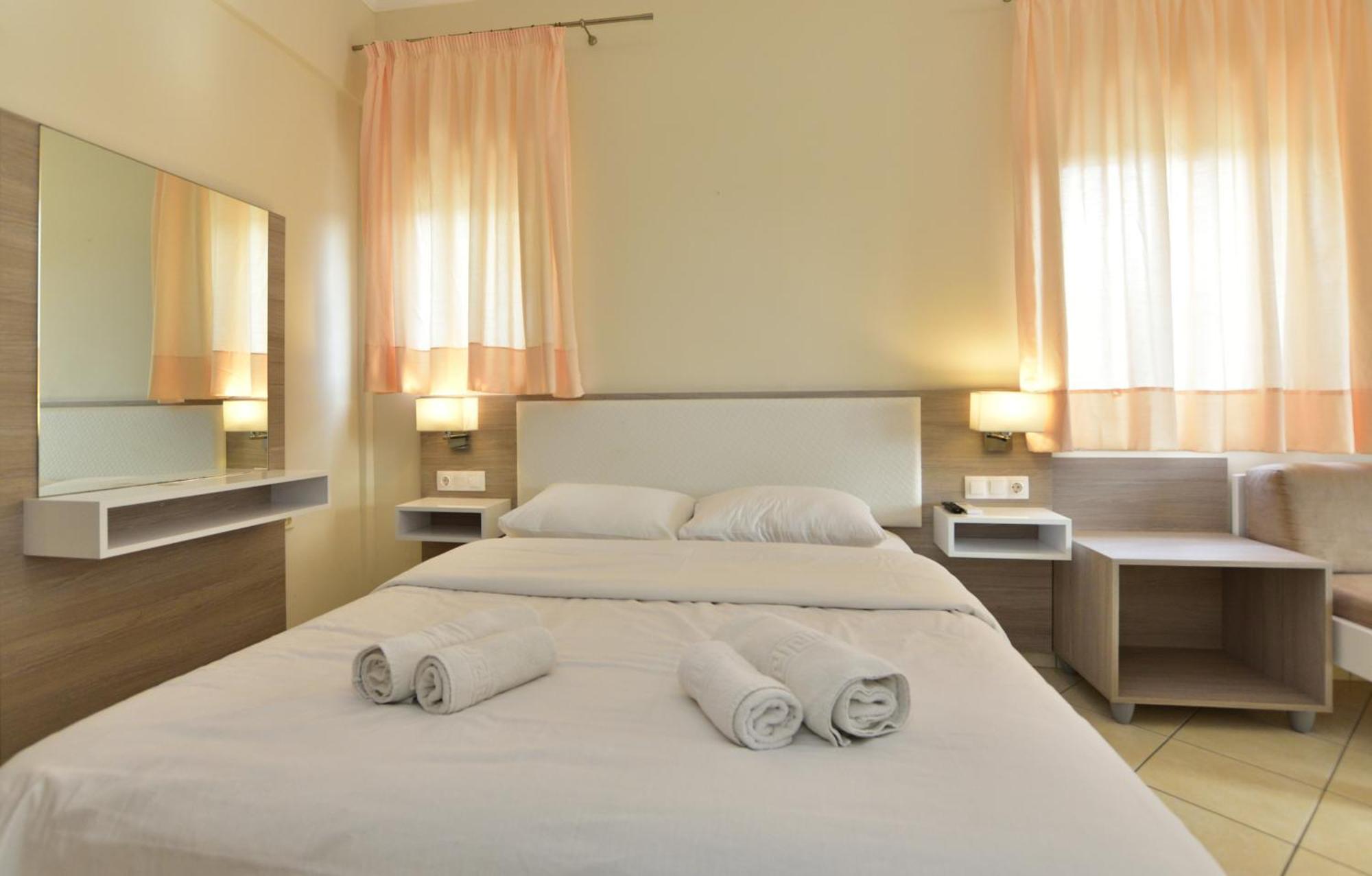 Flisvos Rooms Paleohóra Kültér fotó