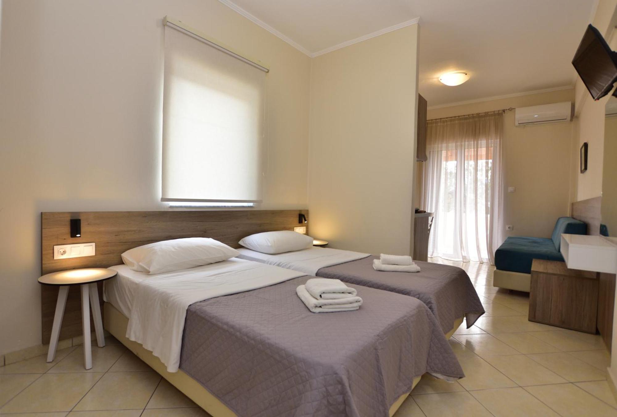 Flisvos Rooms Paleohóra Kültér fotó