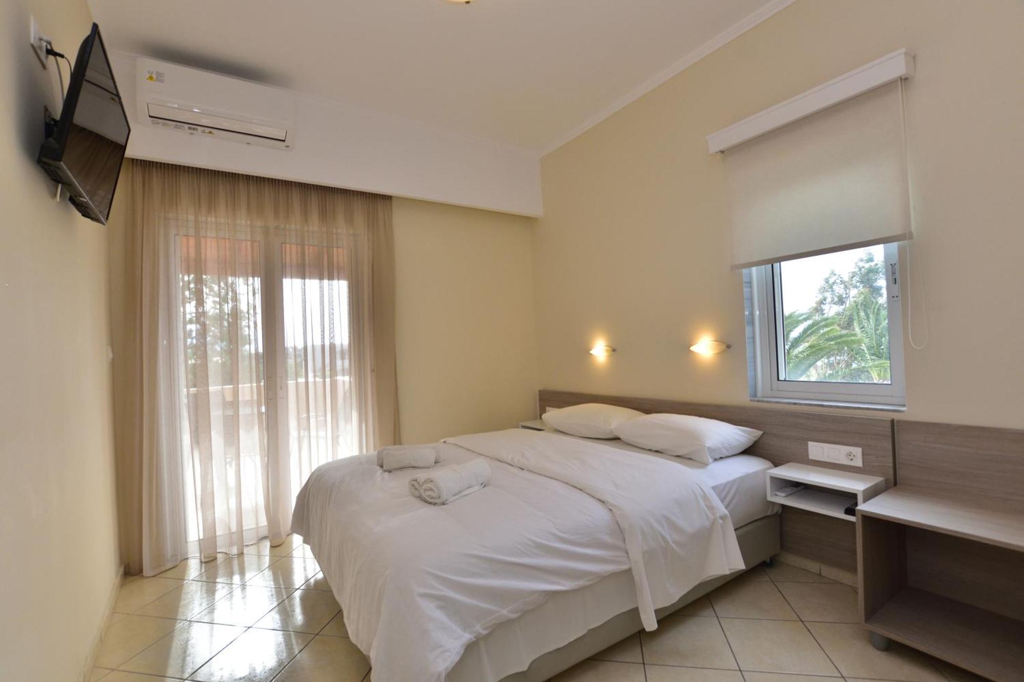 Flisvos Rooms Paleohóra Kültér fotó