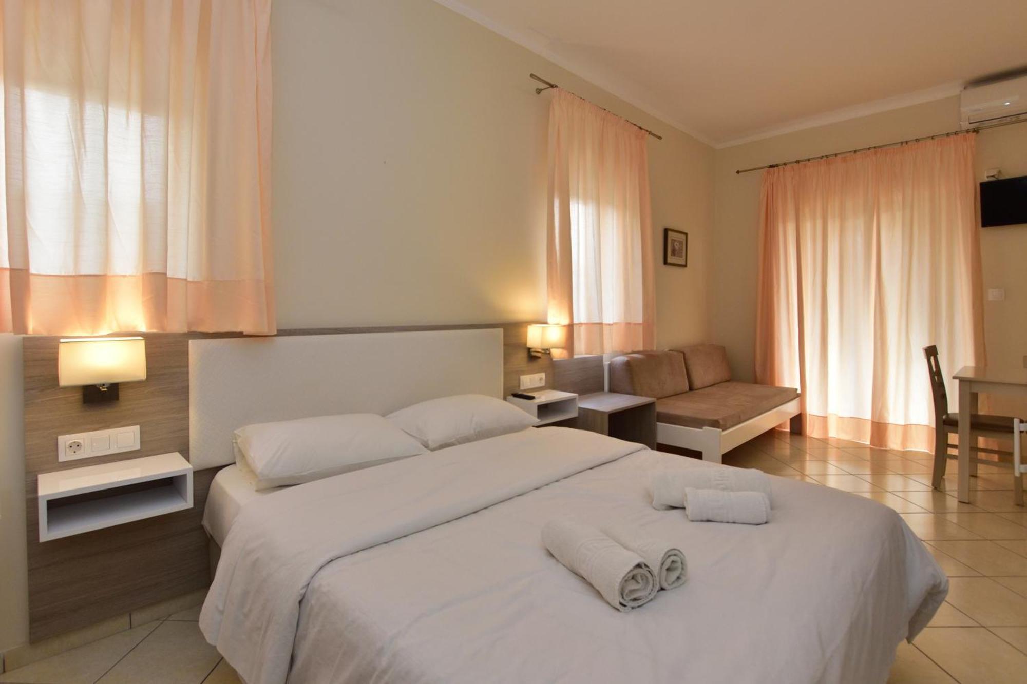 Flisvos Rooms Paleohóra Kültér fotó