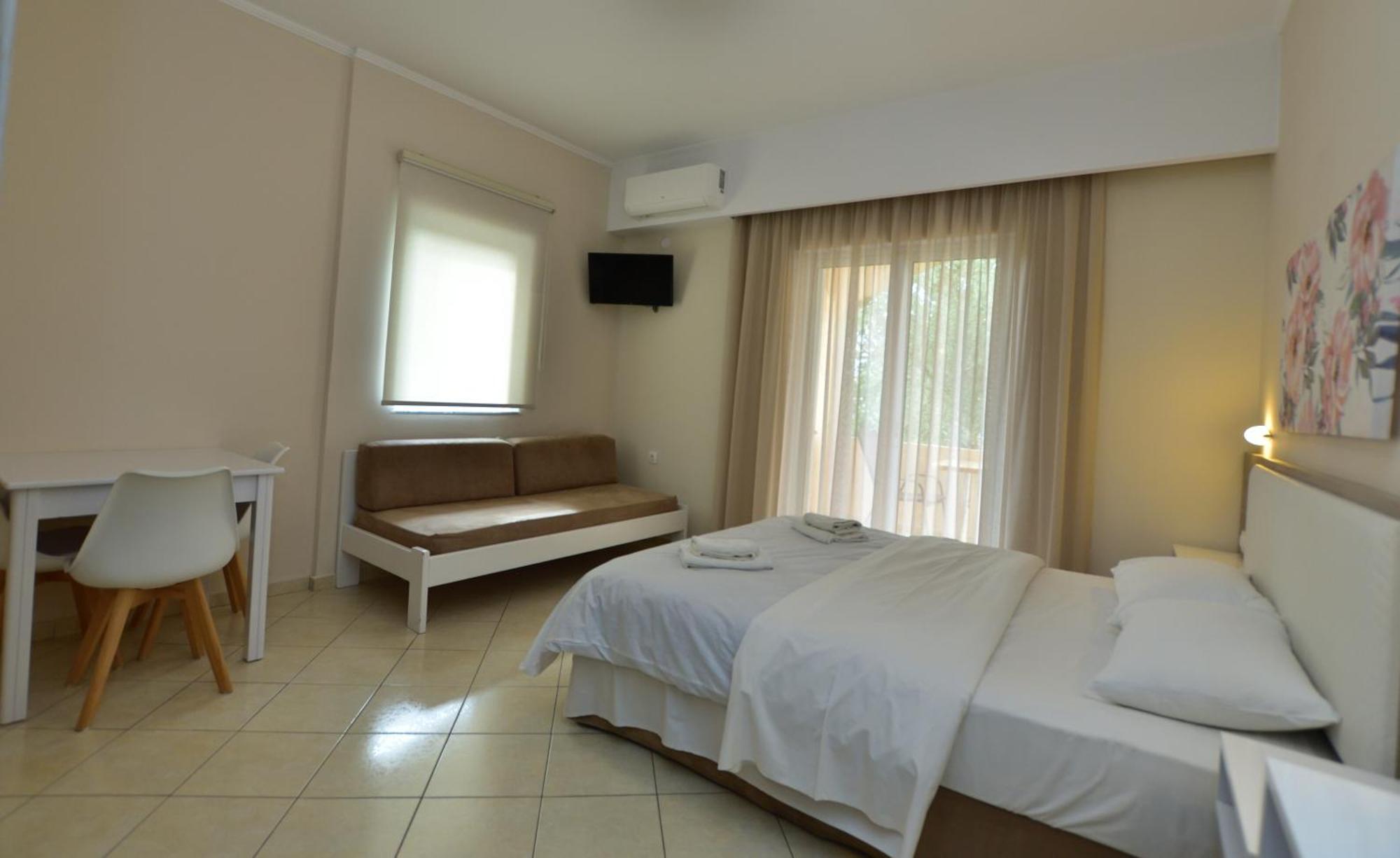 Flisvos Rooms Paleohóra Kültér fotó