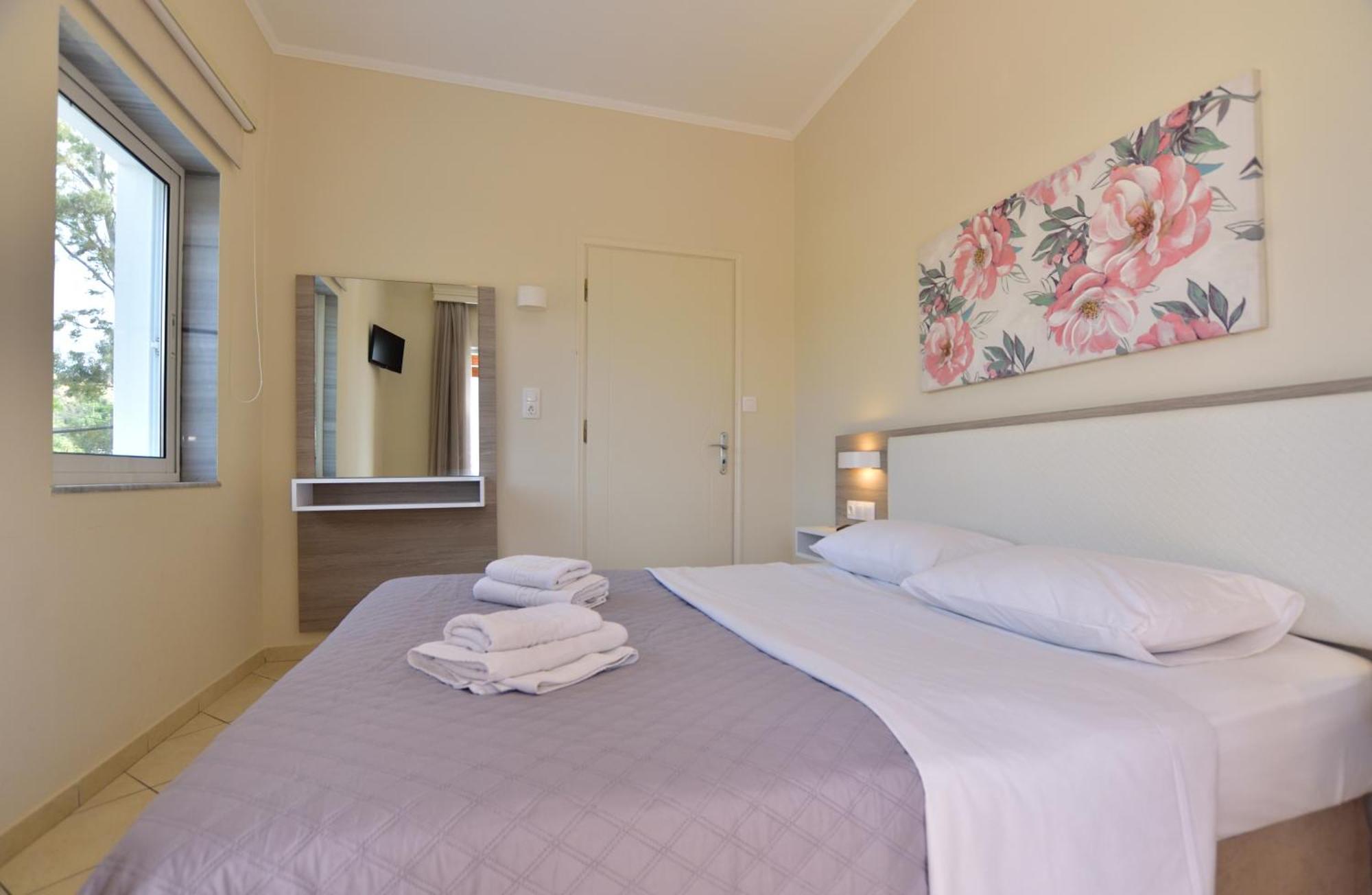 Flisvos Rooms Paleohóra Kültér fotó