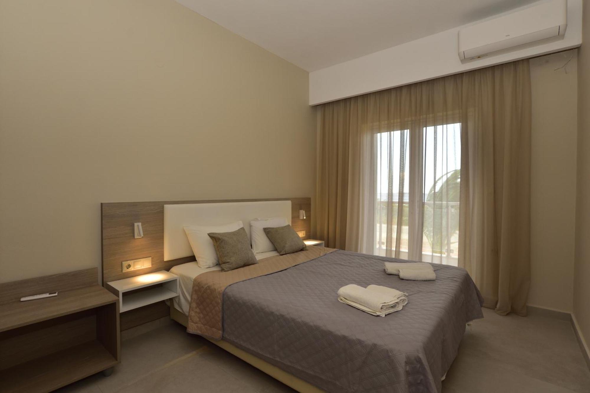 Flisvos Rooms Paleohóra Kültér fotó